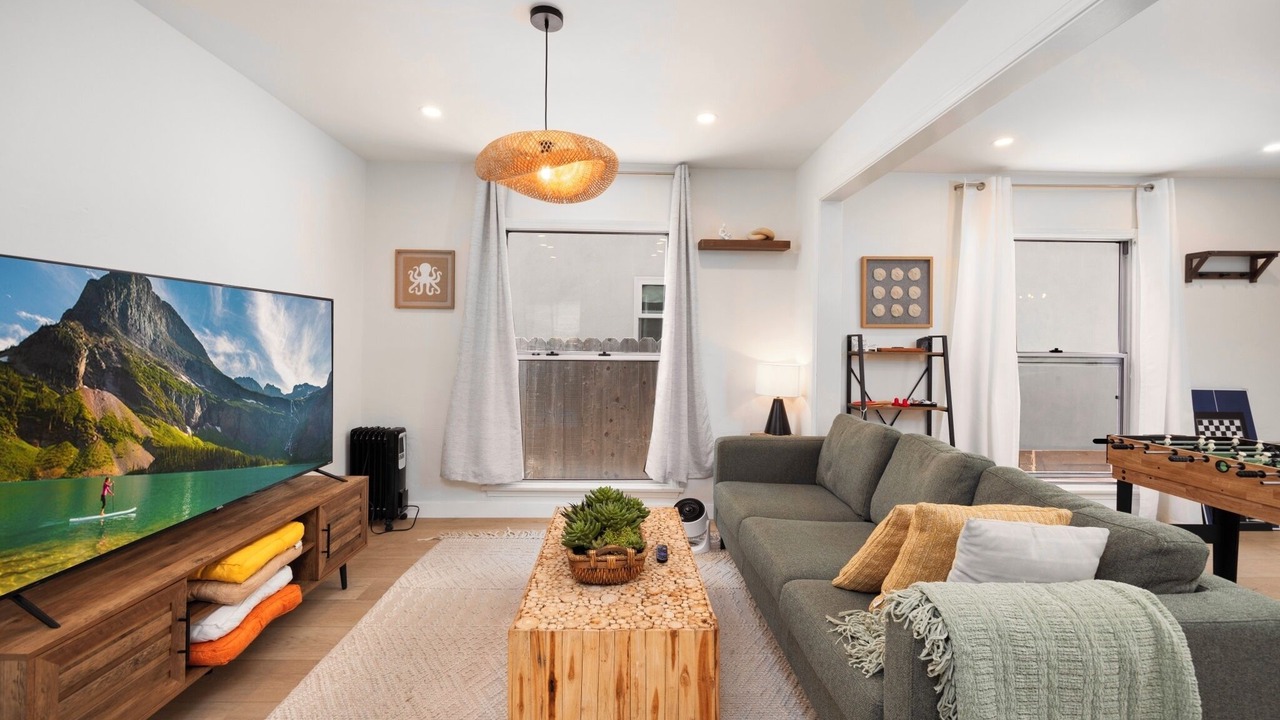 Photo of Livingroom in Belmont Shore