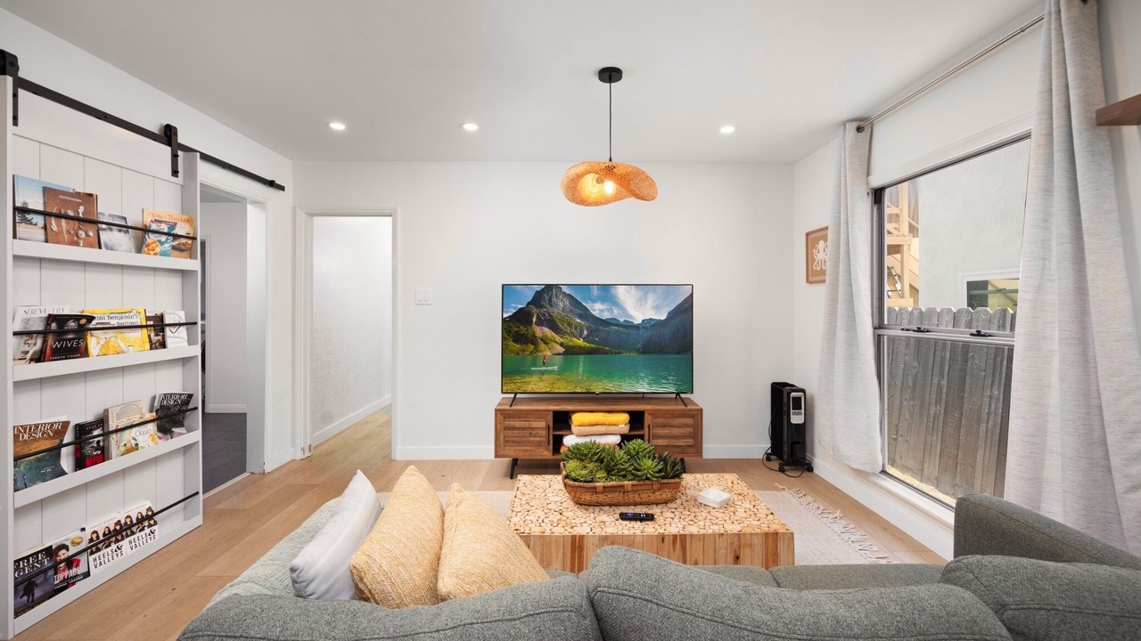 Photo of Livingroom in Belmont Shore