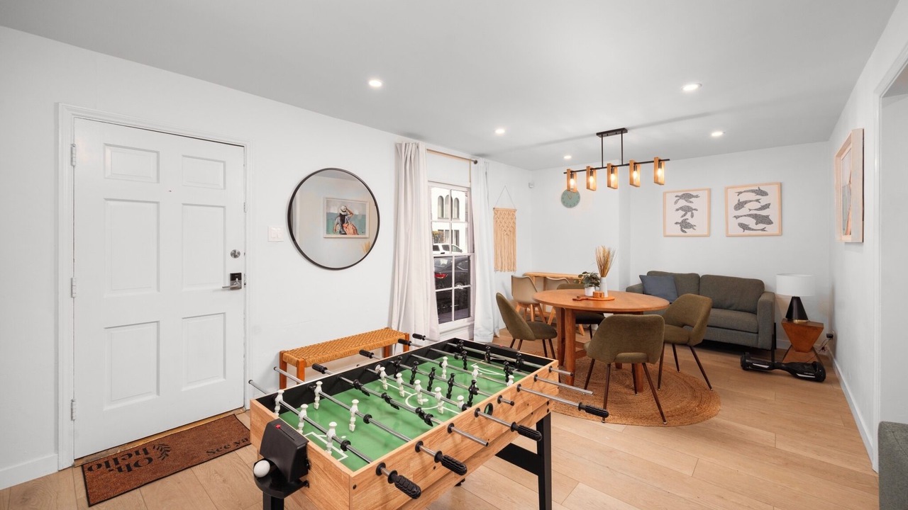 Photo of Bedroom in Belmont Shore