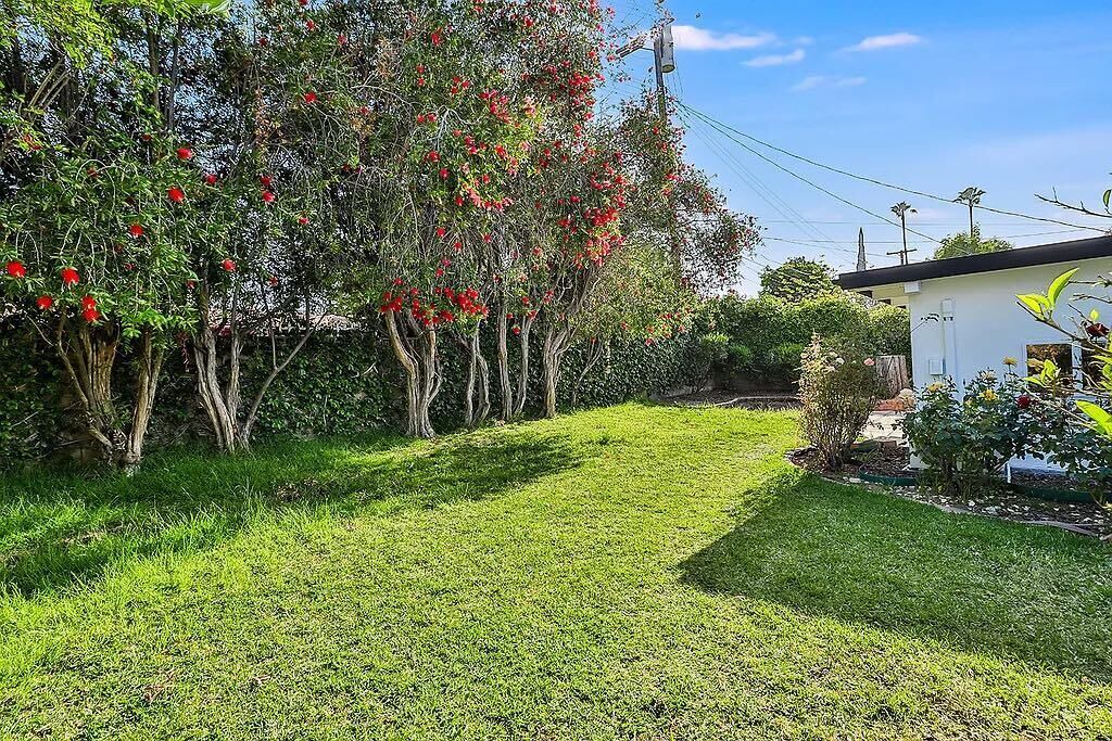 Photo of Outdoor in North Hills West