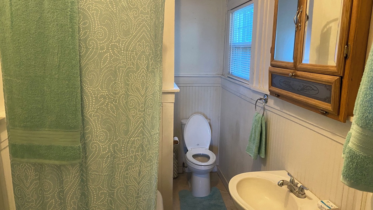 Photo of Bathroom in Susanville