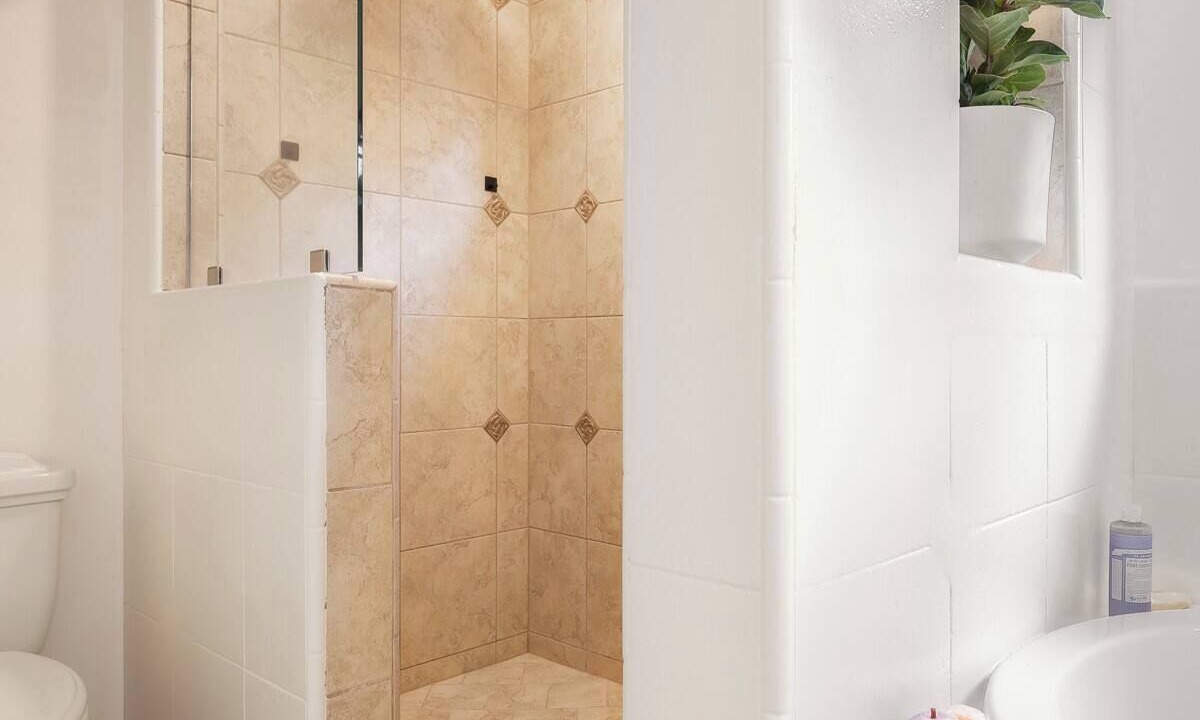 Photo of Bathroom in Meiners Oaks