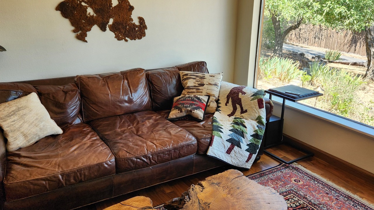 Photo of Livingroom in Yreka