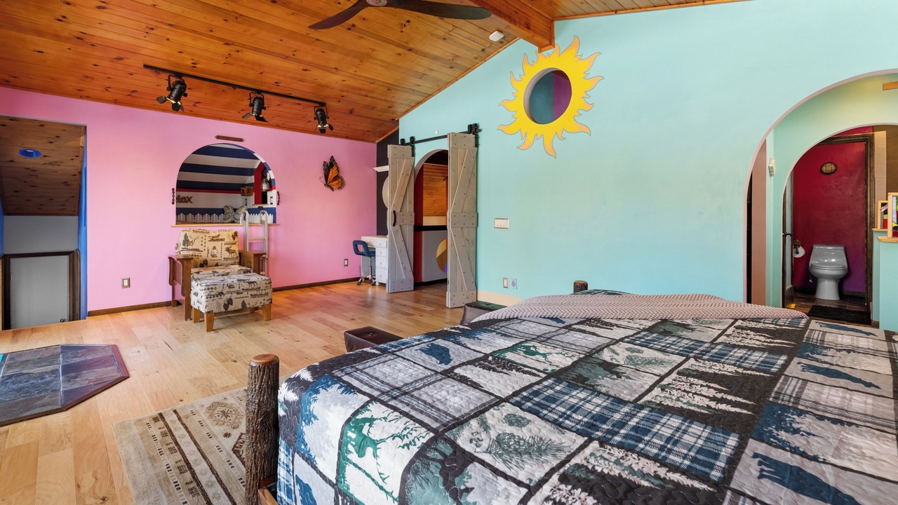 Photo of Bedroom in Upper Moonridge