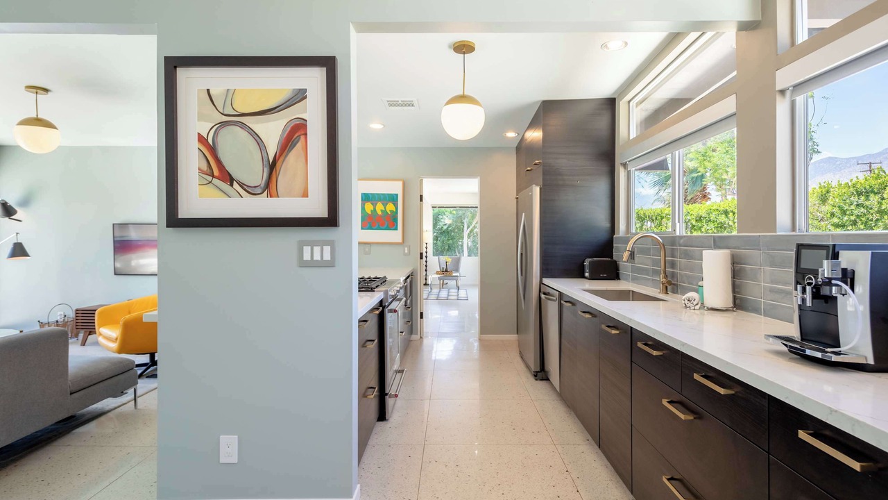 Photo of Kitchen in Racquet Club South