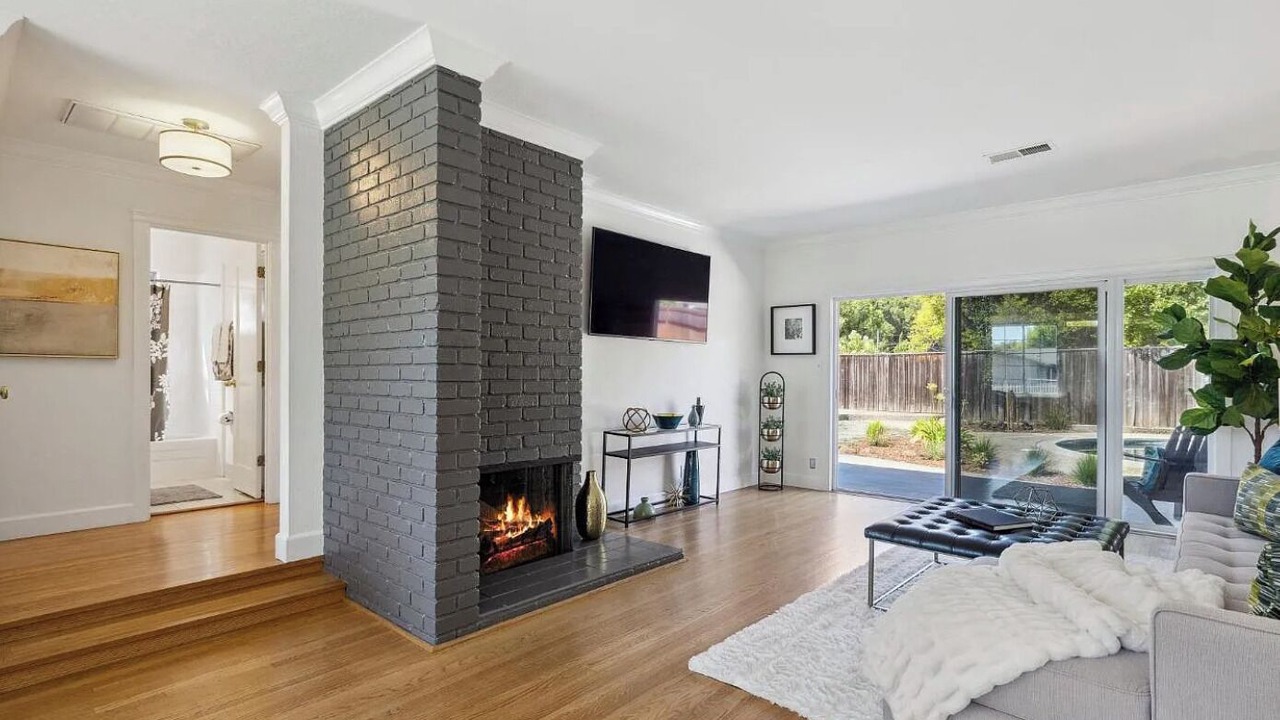 Photo of Livingroom in Lucas Valley-Marinwood