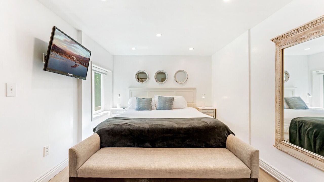 Photo of Bedroom in Summerland