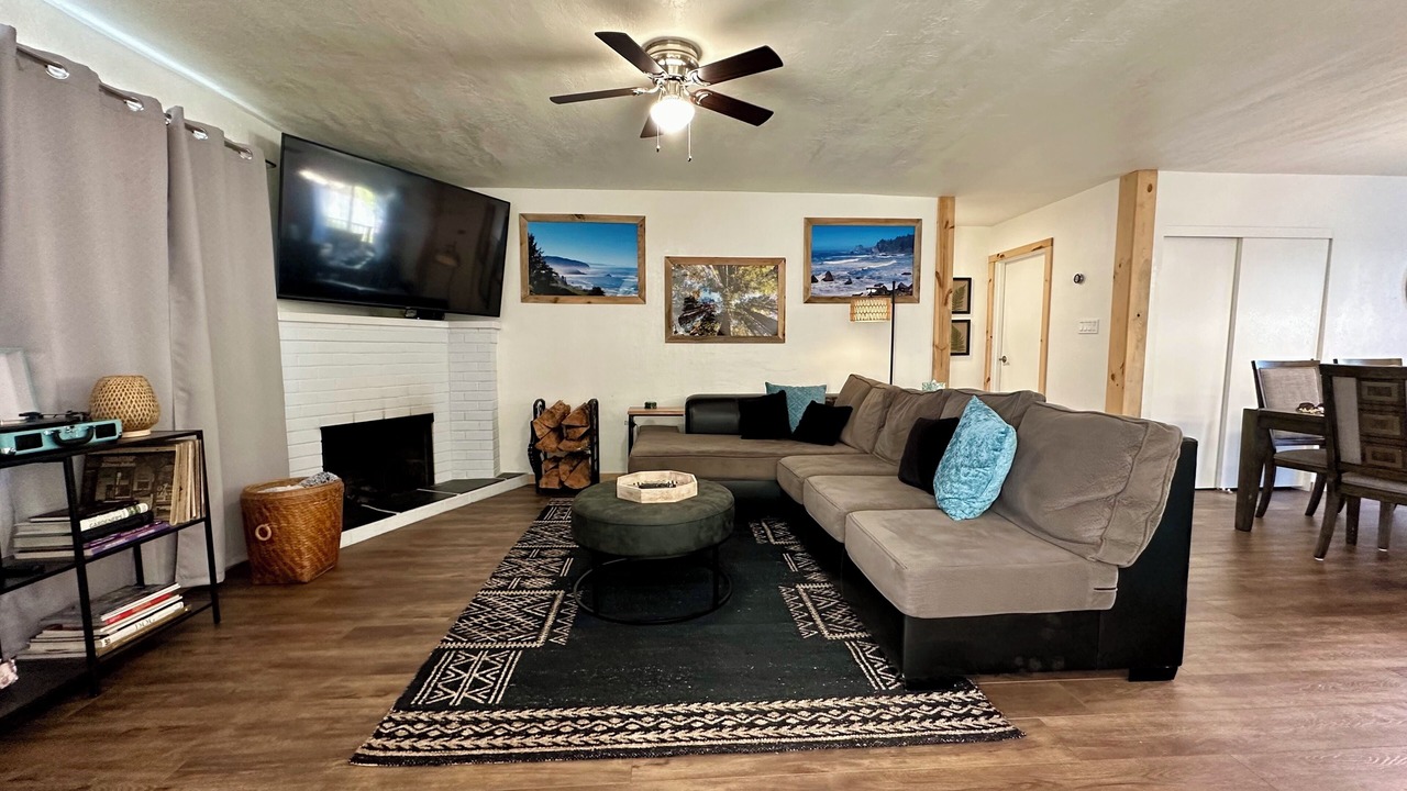 Photo of Livingroom in Crescent City North