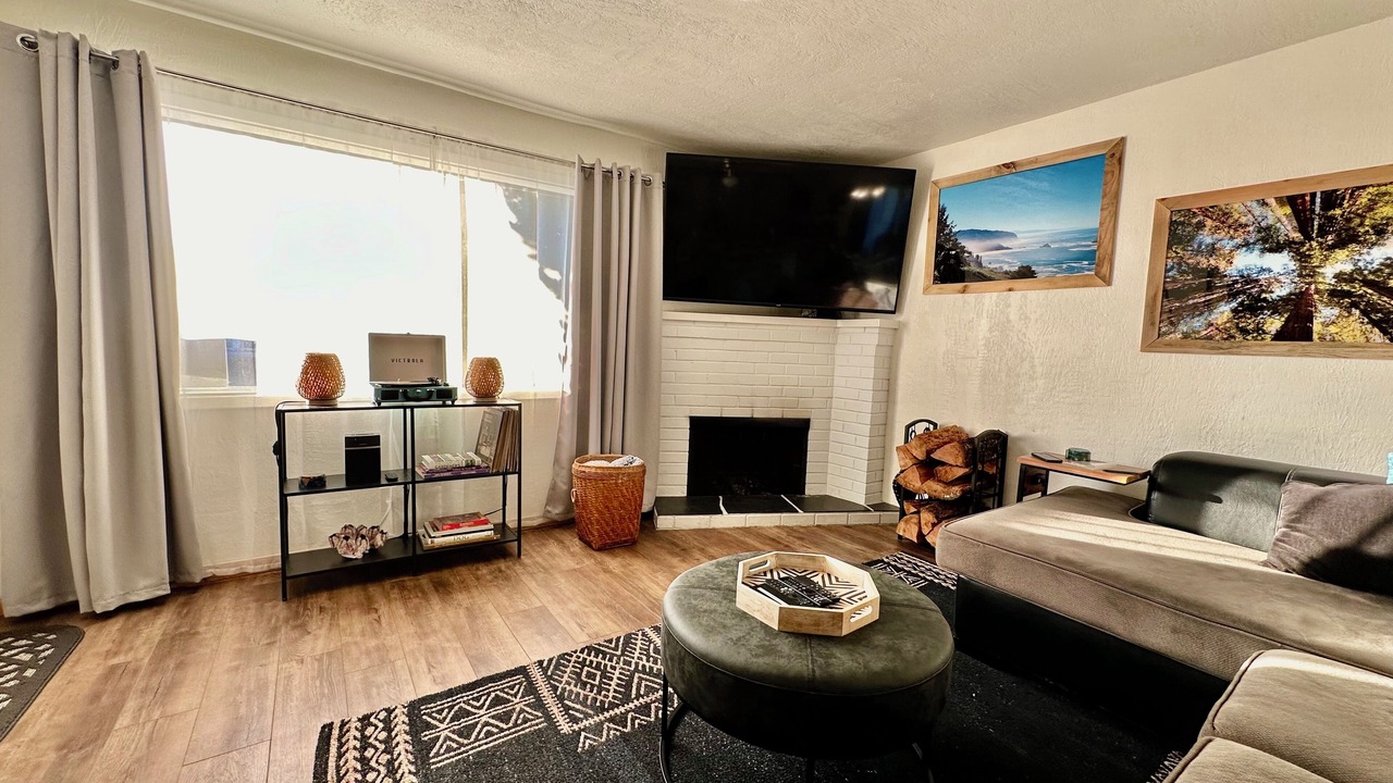 Photo of Livingroom in Crescent City North
