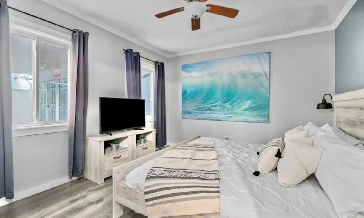 Photo of Bedroom in Mission Beach