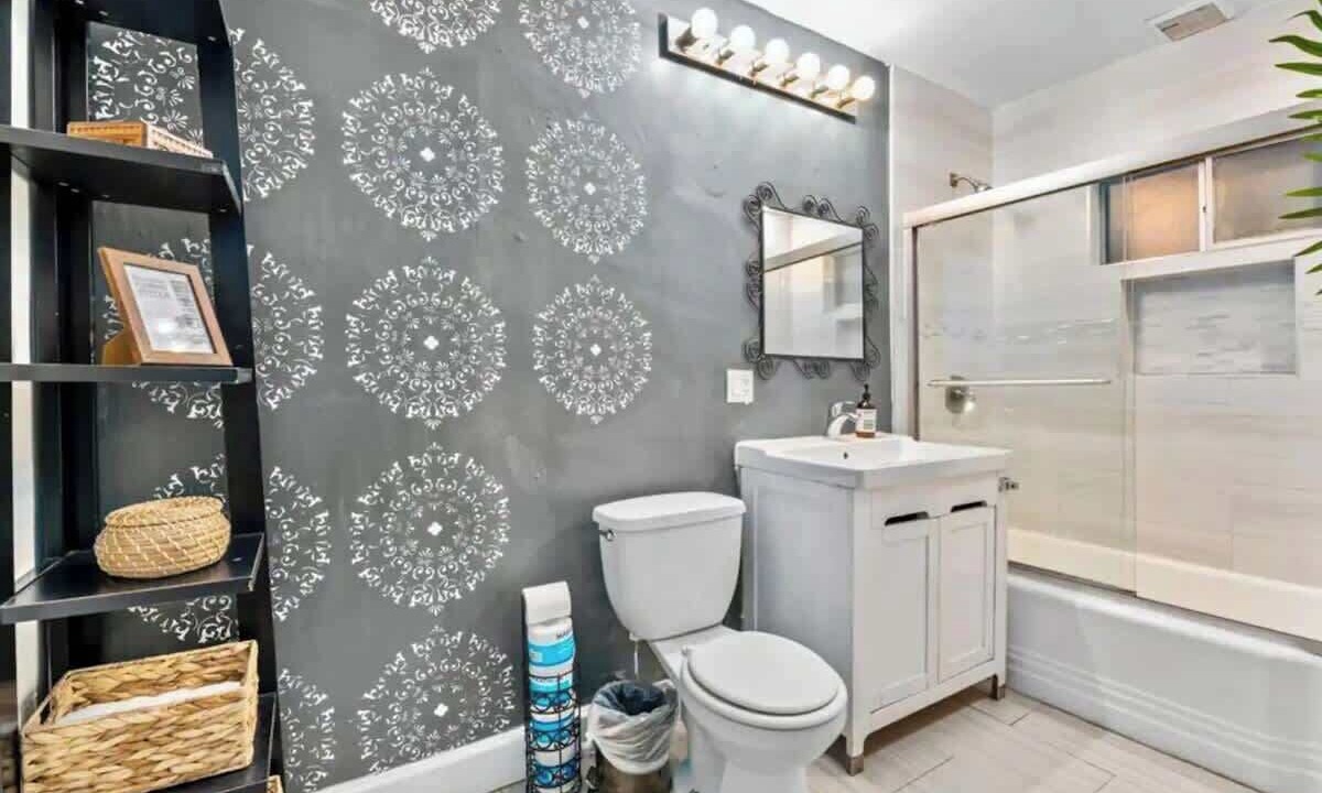 Photo of Bathroom in Mission Beach
