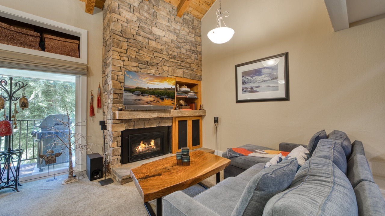 Photo of Livingroom in Carnelian Woods
