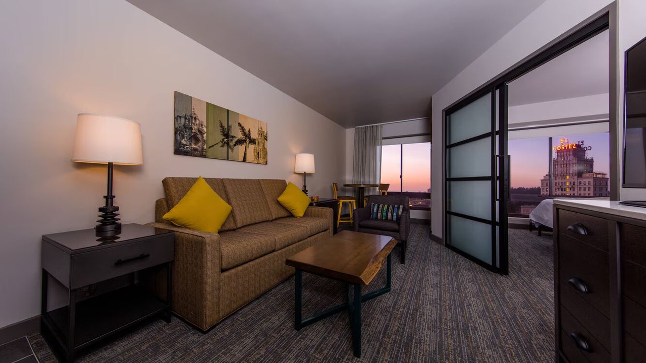 Photo of Livingroom in Cortez Hill