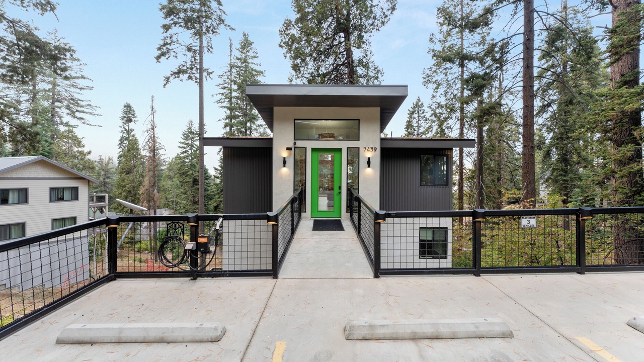 Photo of Outdoor in Yosemite West