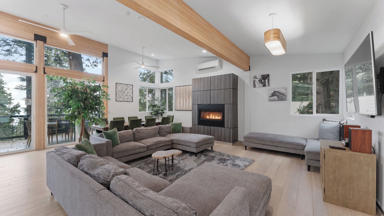 Photo of Livingroom in Yosemite West