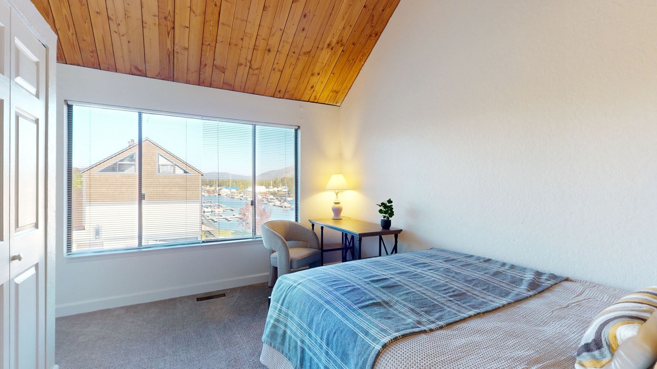 Photo of Bedroom in Tahoe Keys