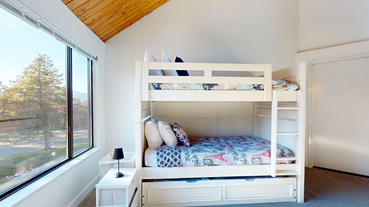 Photo of Bedroom in Tahoe Keys