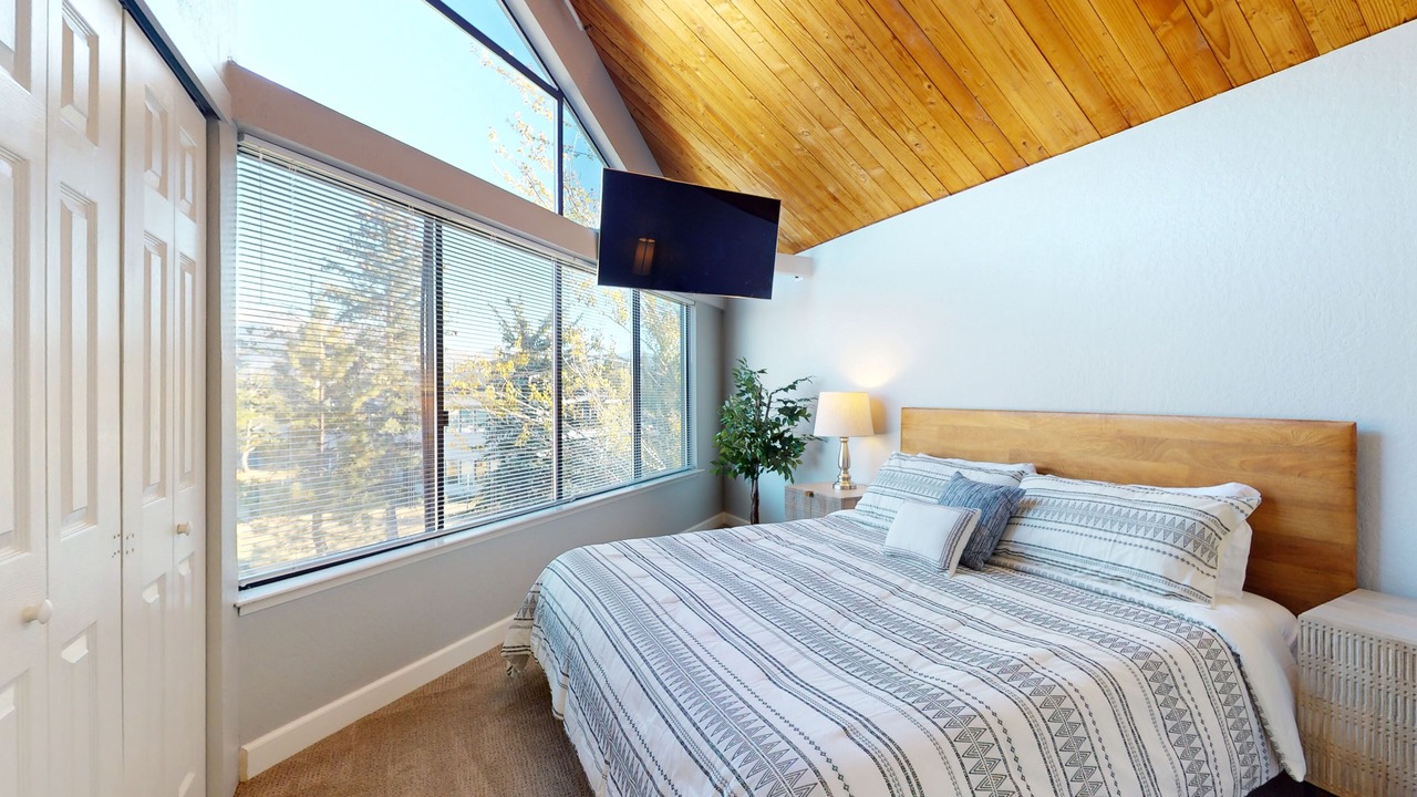 Photo of Bedroom in Tahoe Keys