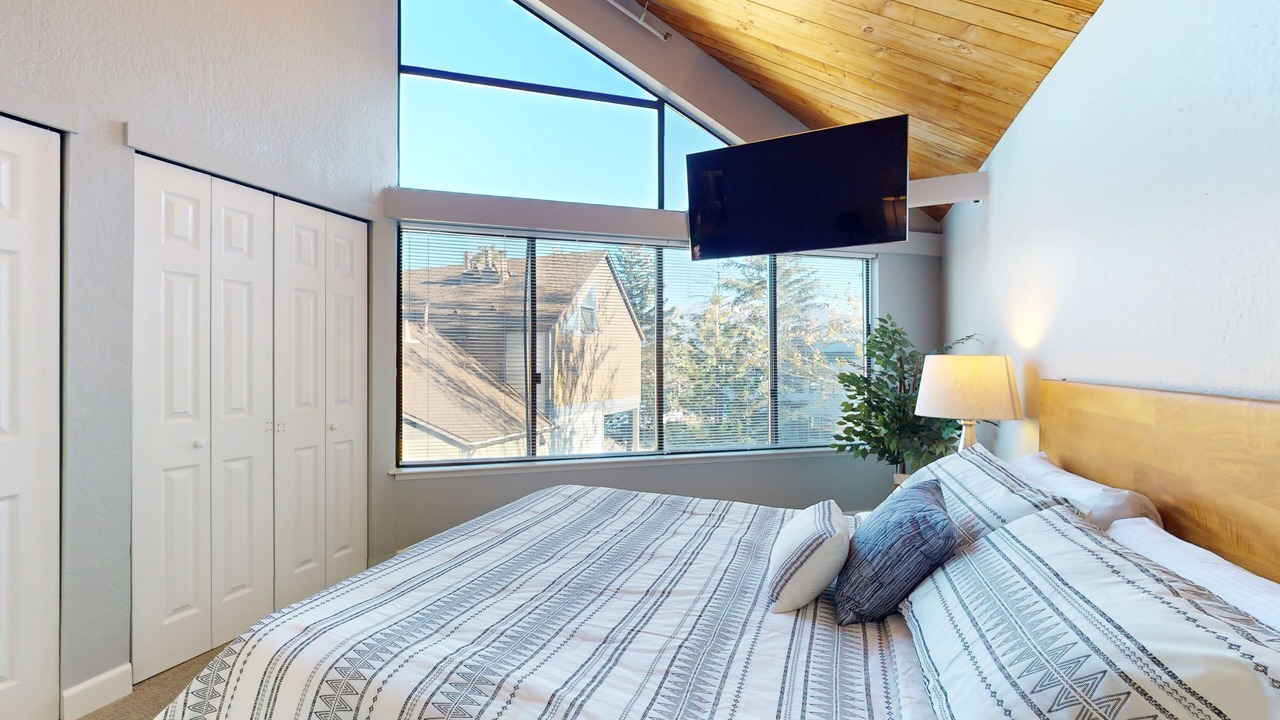 Photo of Bedroom in Tahoe Keys
