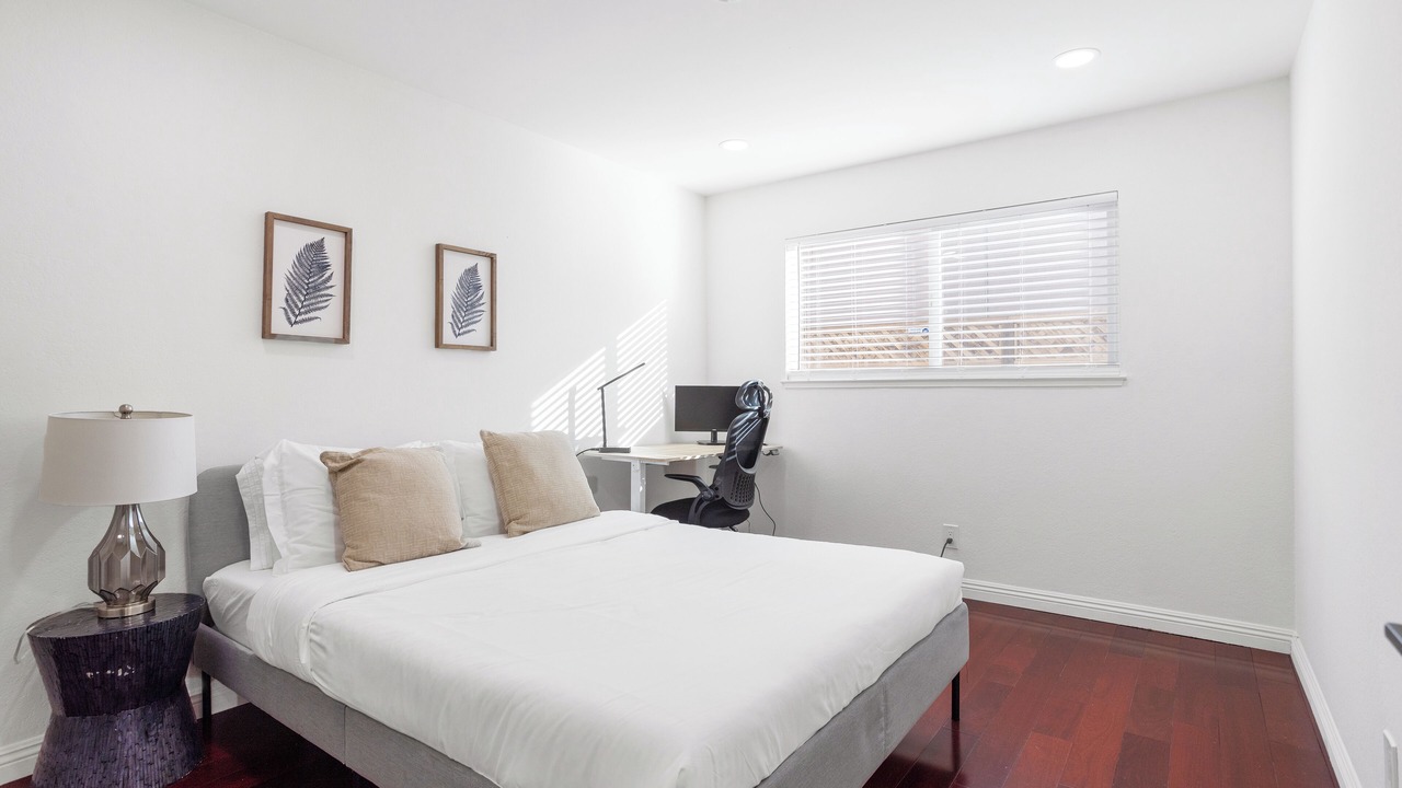 Photo of Bedroom in Newark