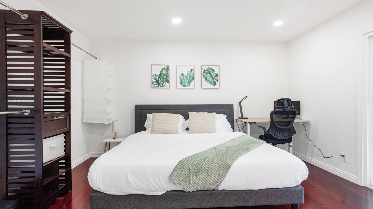 Photo of Bedroom in Newark