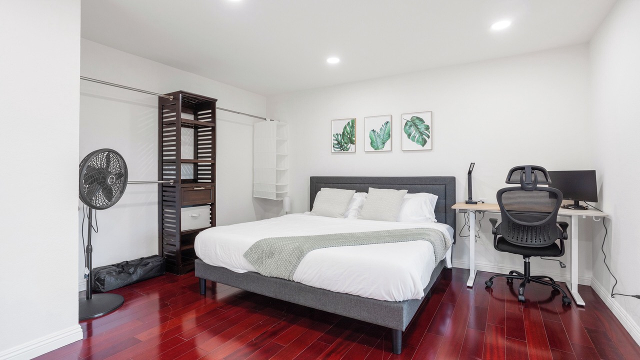 Photo of Bedroom in Newark