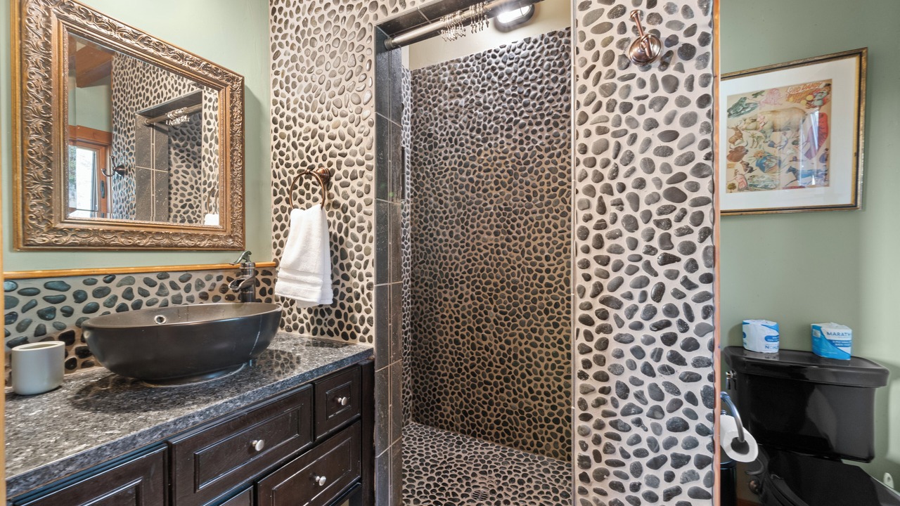 Photo of Bathroom in Occidental