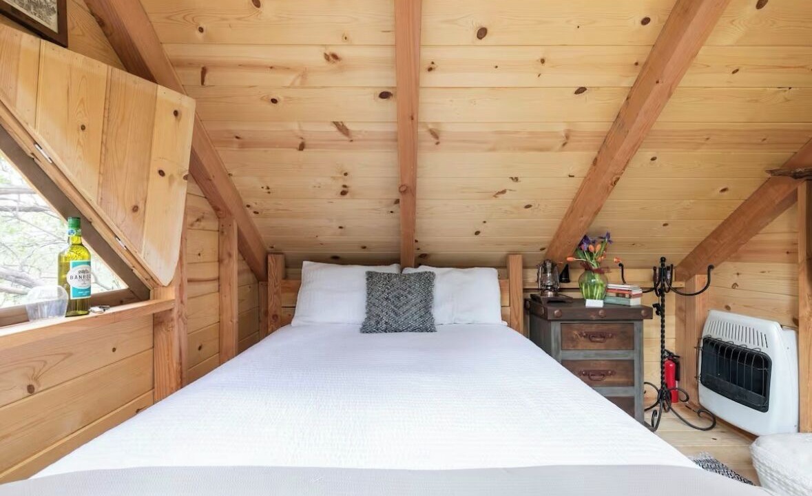 Photo of Bedroom in Oakhurst