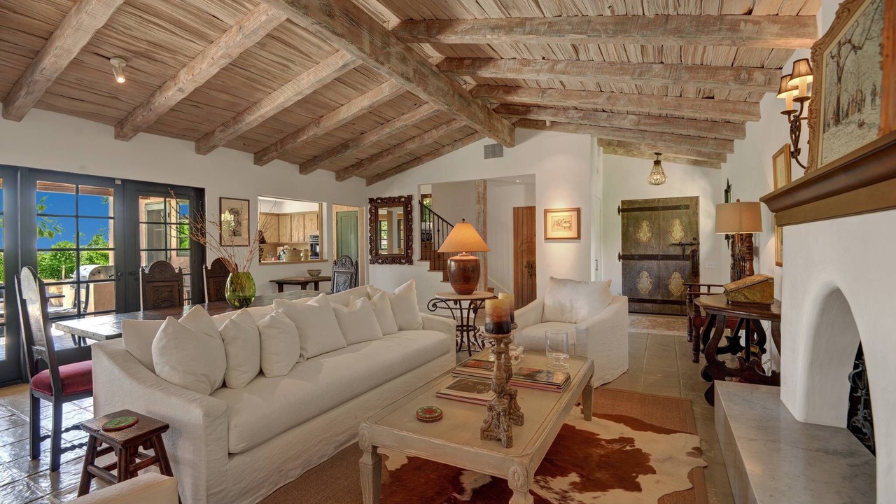 Photo of Livingroom in The Mesa