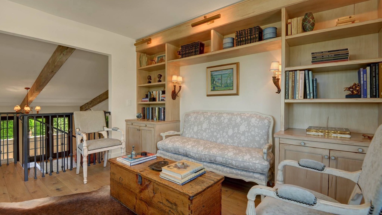 Photo of Livingroom in The Mesa