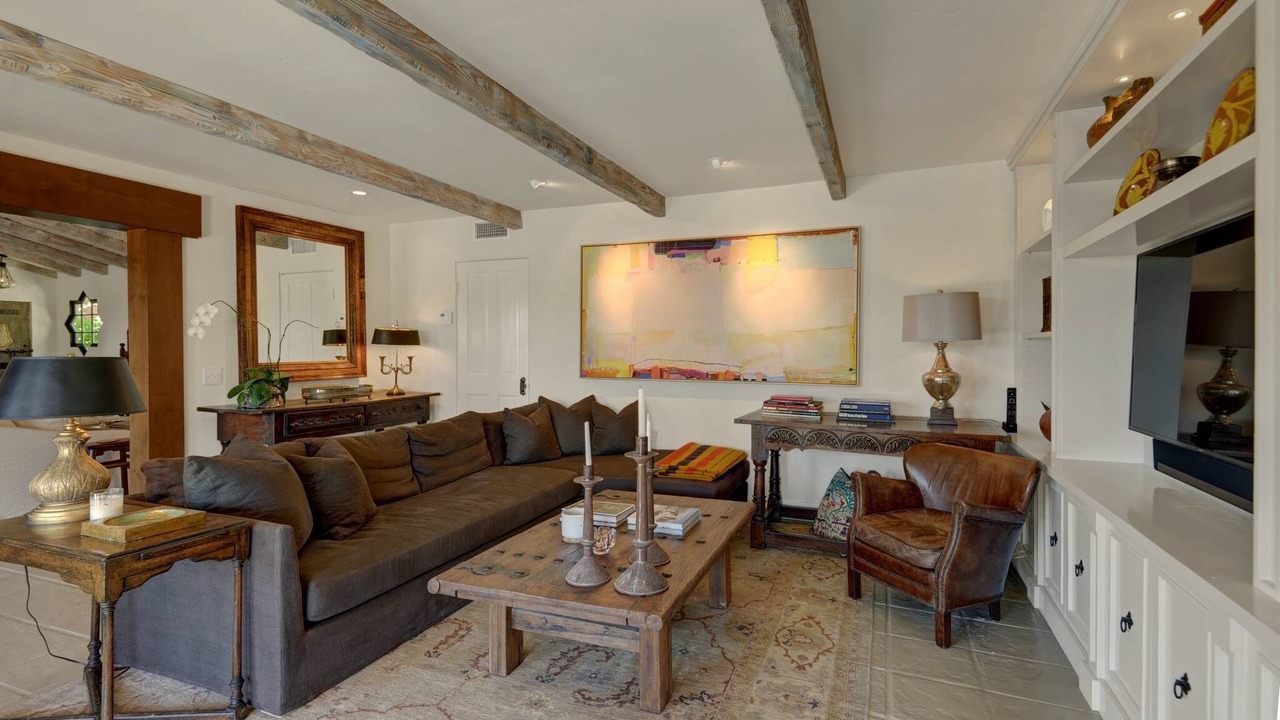 Photo of Livingroom in The Mesa