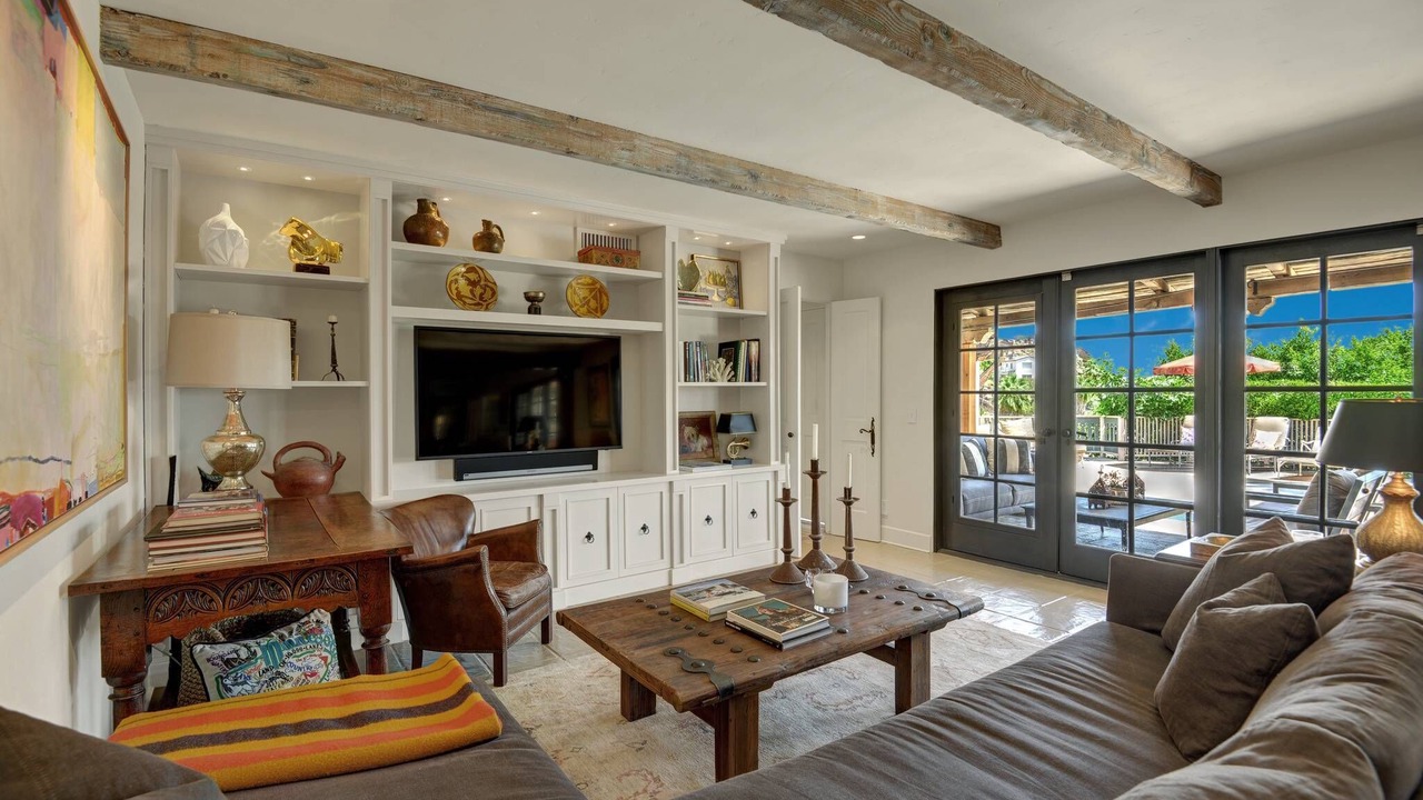 Photo of Livingroom in The Mesa
