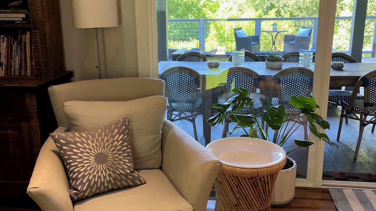 Photo of Livingroom in Guerneville