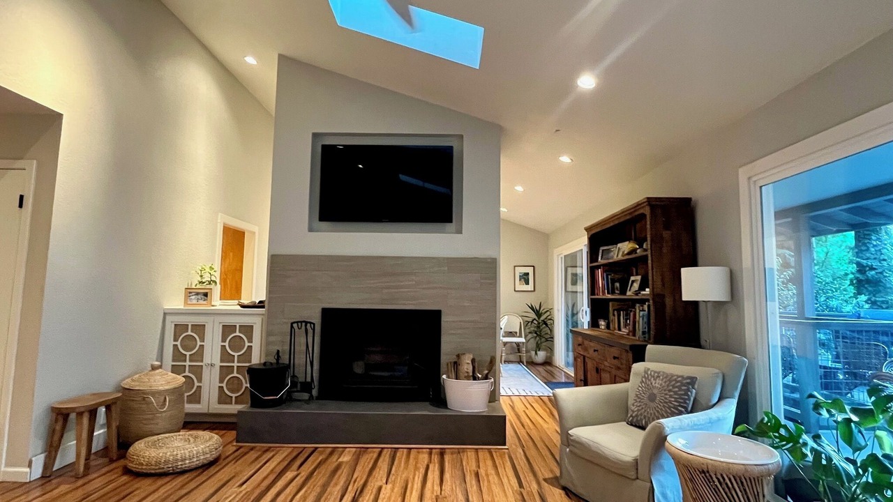 Photo of Livingroom in Guerneville