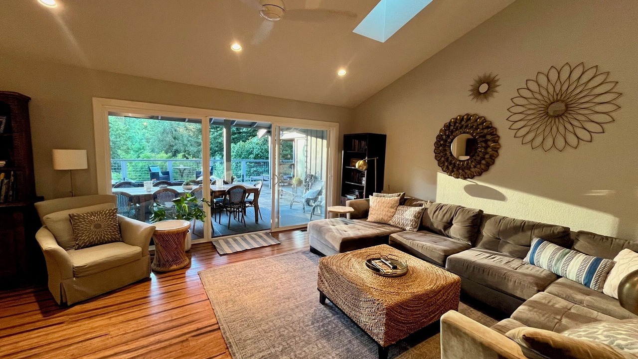 Photo of Livingroom in Guerneville