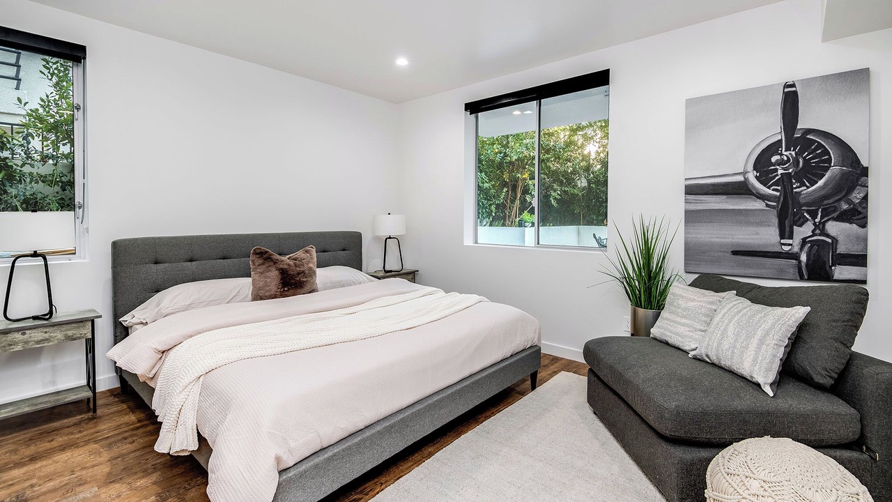 Photo of Bedroom in Beverly Grove