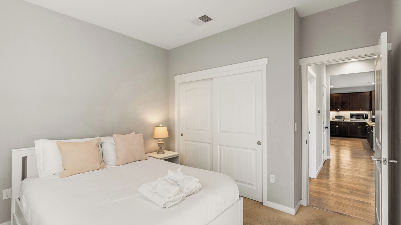 Photo of Bedroom in Lake Area