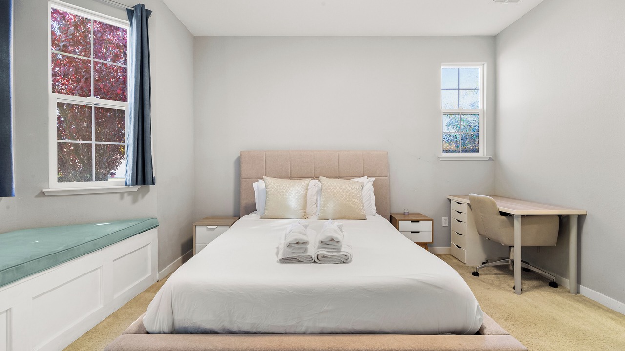 Photo of Bedroom in Lake Area