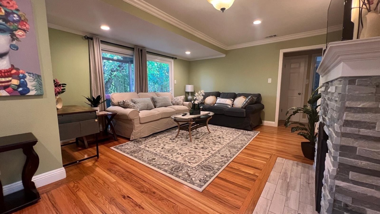 Photo of Livingroom in Danville