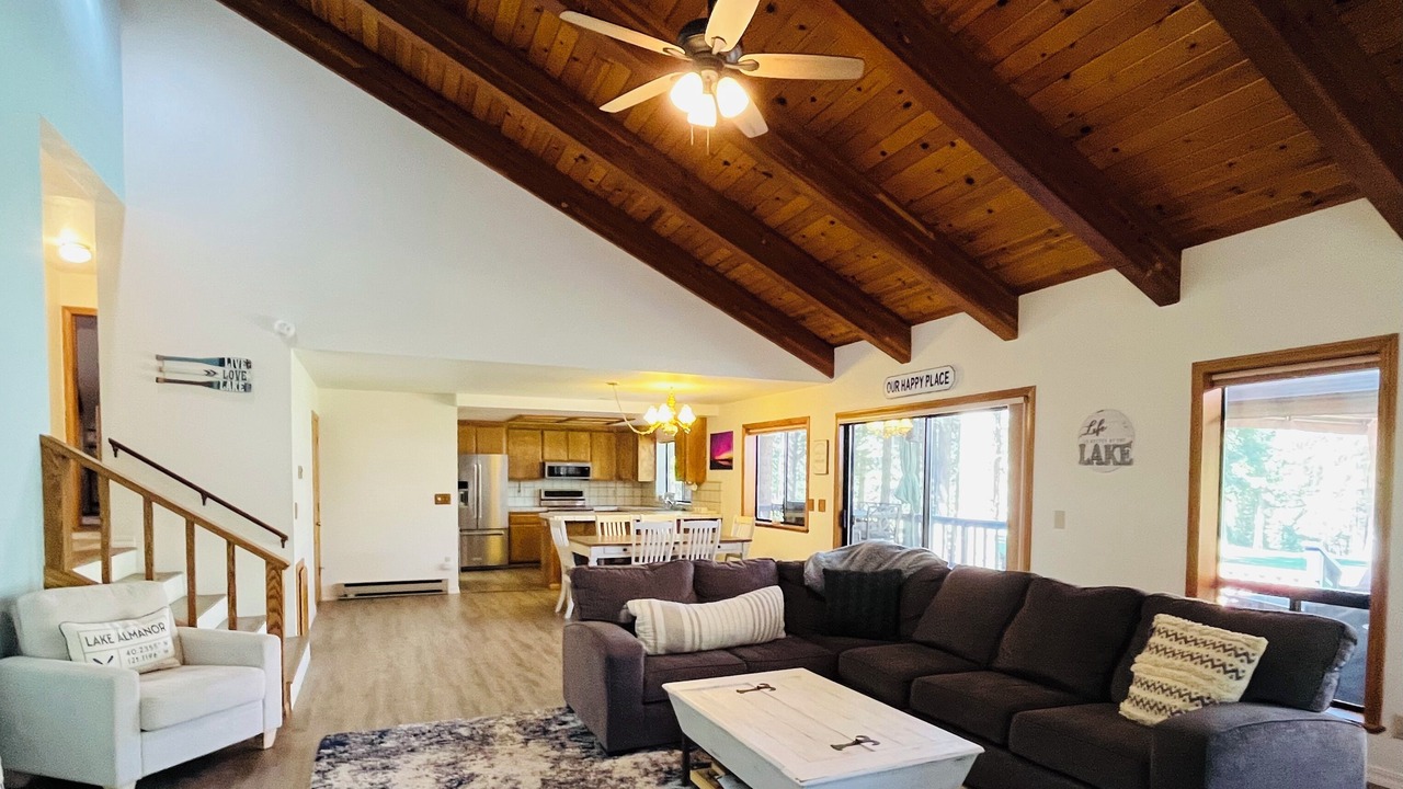 Photo of Livingroom in Lake Almanor West