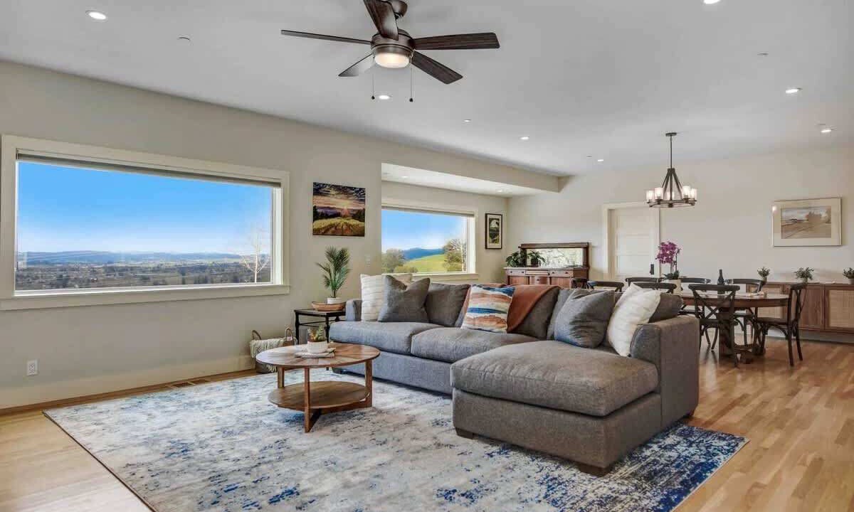 Photo of Livingroom in Santa Rosa