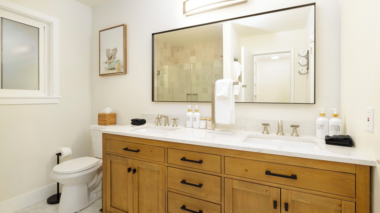 Photo of Bathroom in East Beach
