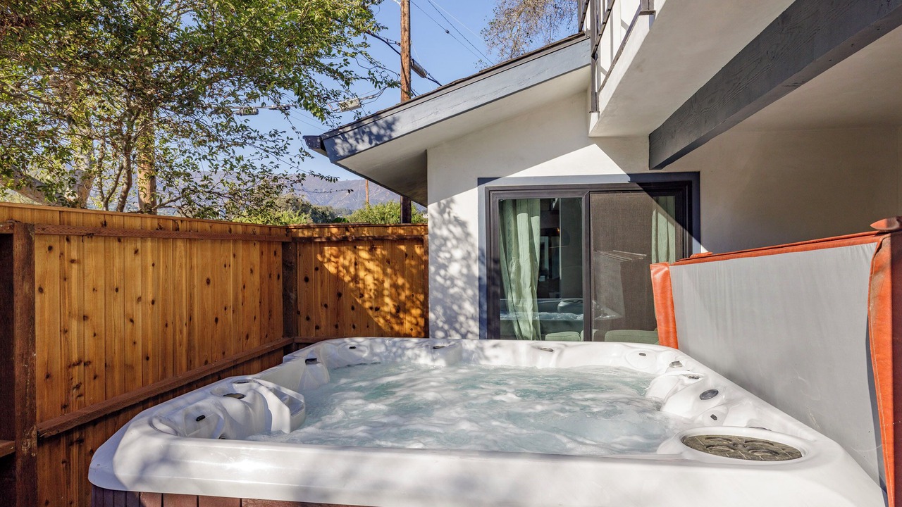 Photo of Patio Balcony in East Beach