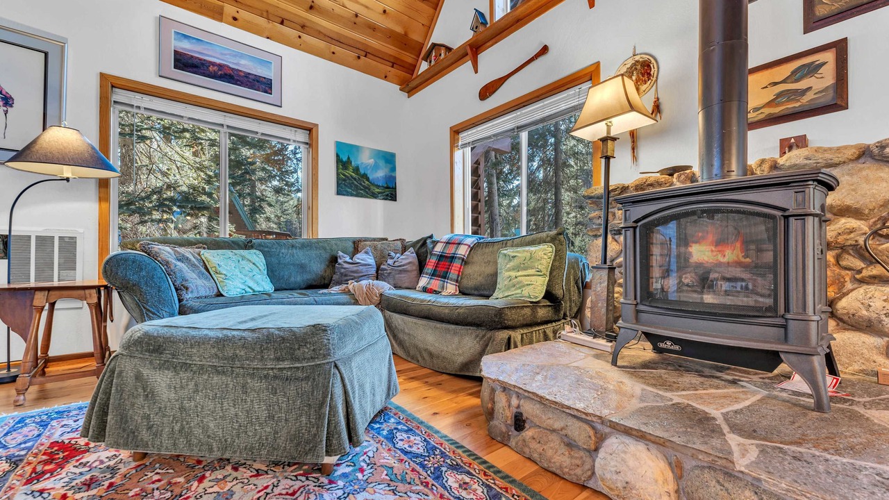 Photo of Livingroom in Serene Lakes