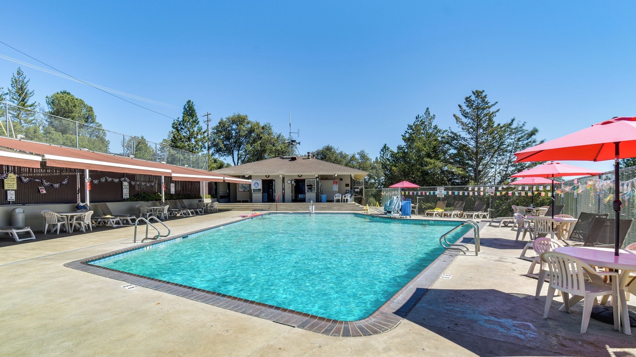 Photo of Outdoor in Groveland