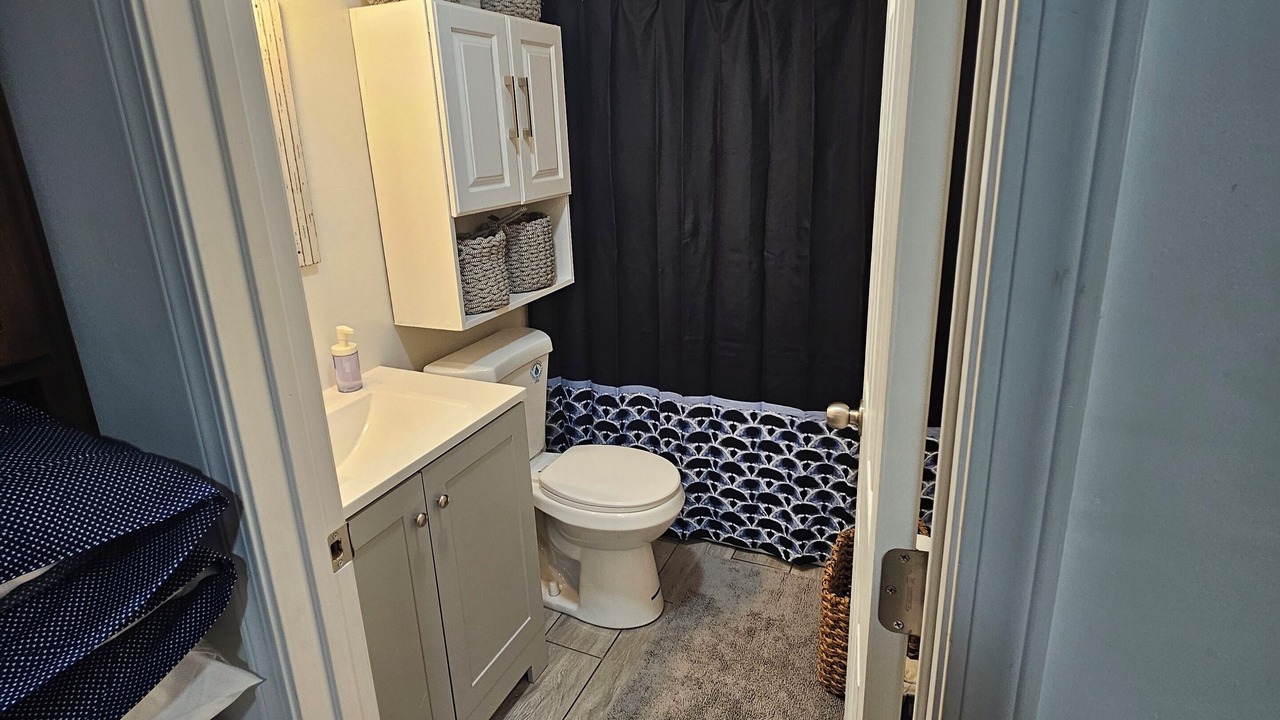 Photo of Bathroom in Rolando Park