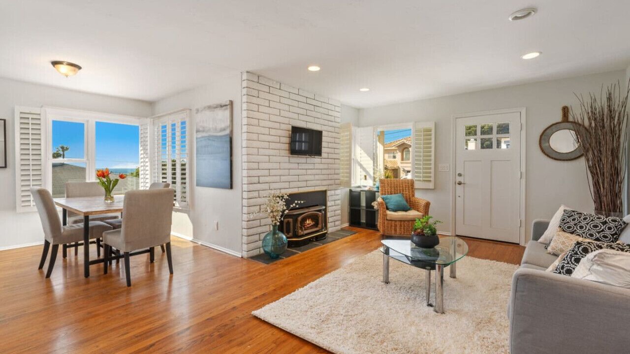 Photo of Livingroom in Sunset Cliffs