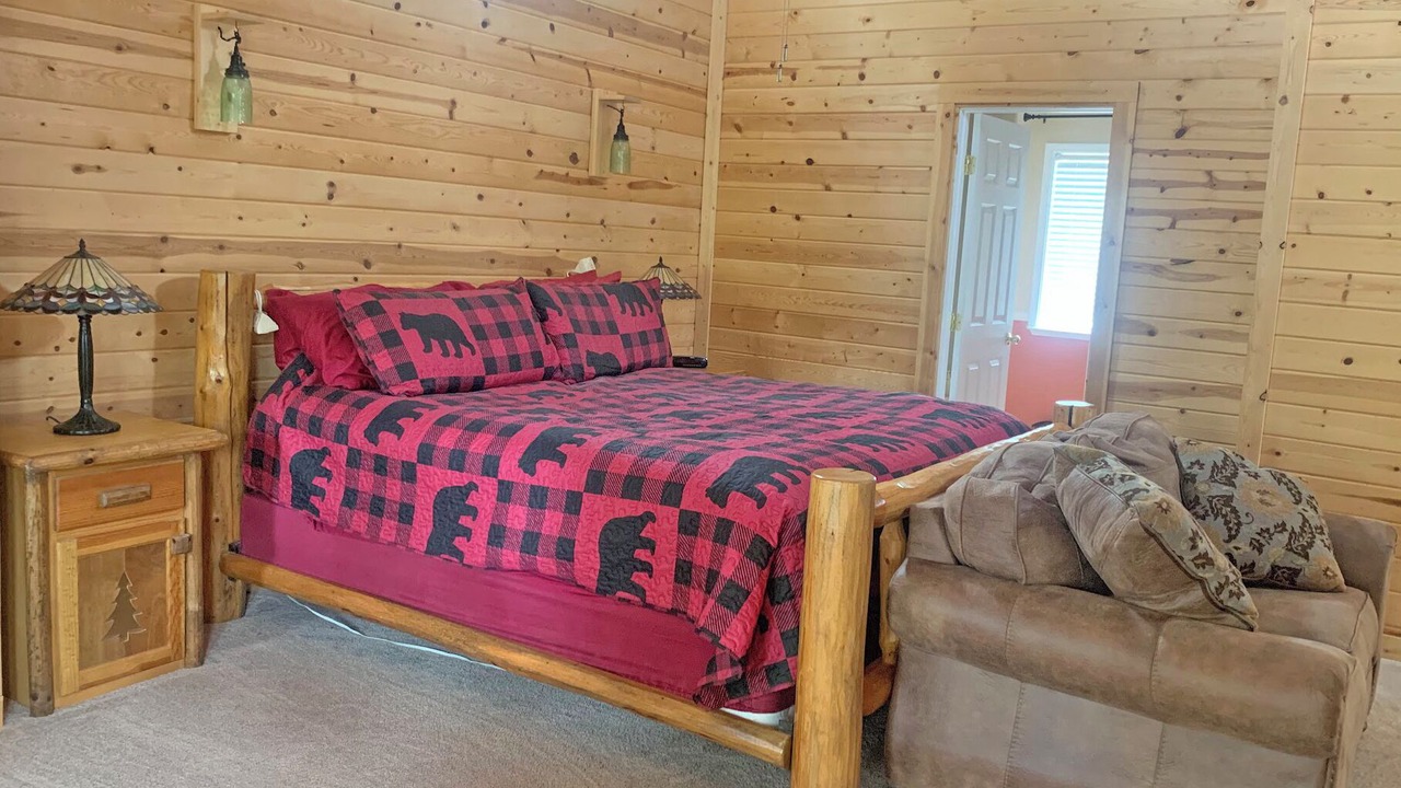 Photo of Bedroom in Shasta County