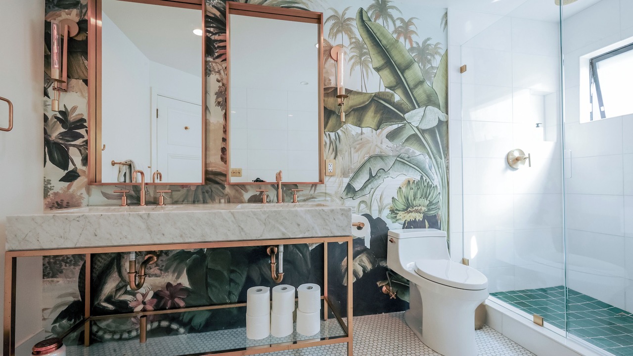 Photo of Bathroom in Menlo Oaks