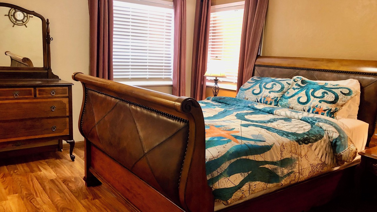 Photo of Bedroom in Humboldt Hill